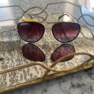 New Quay Australia Sunglasses with Gradient Burgundy Lenses